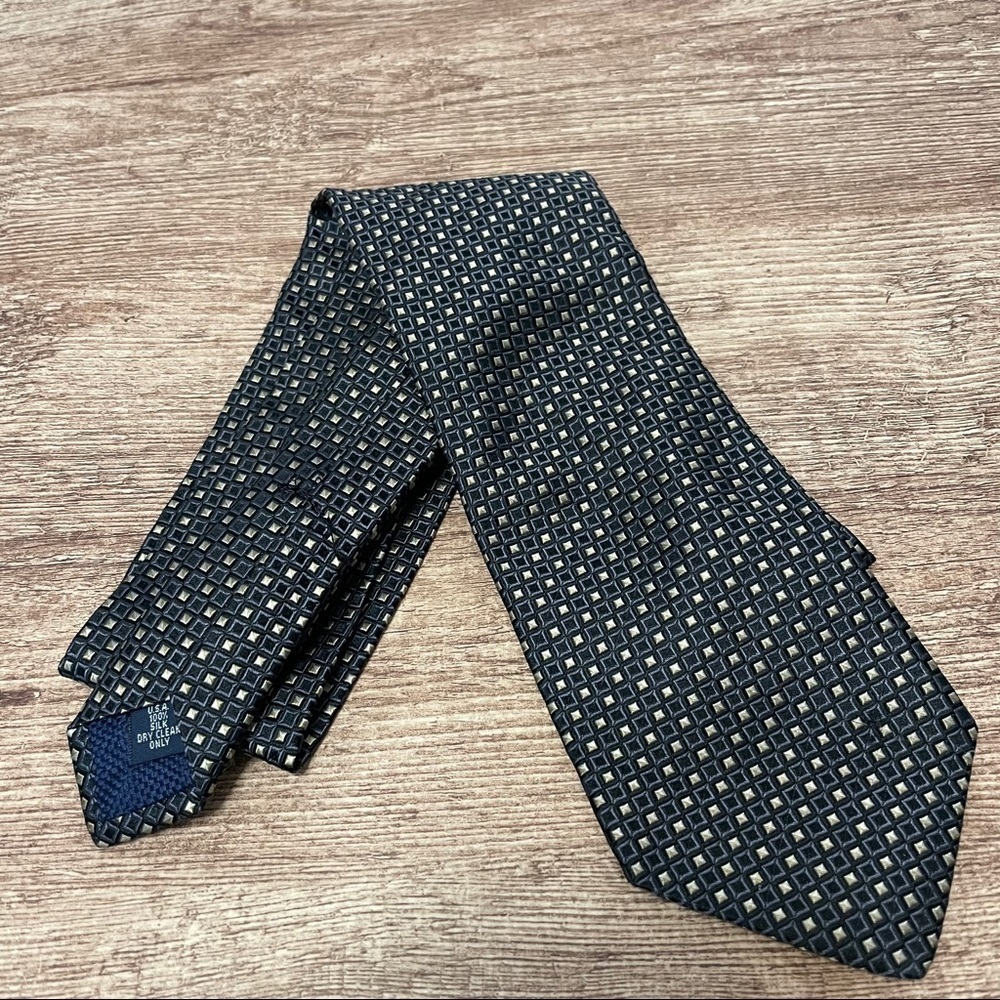 Cremieux Black and Gray Polka Dot 100% Silk Tie